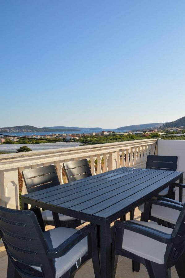 Apartment Blanka With A Beautiful View Of Trogir Kültér fotó
