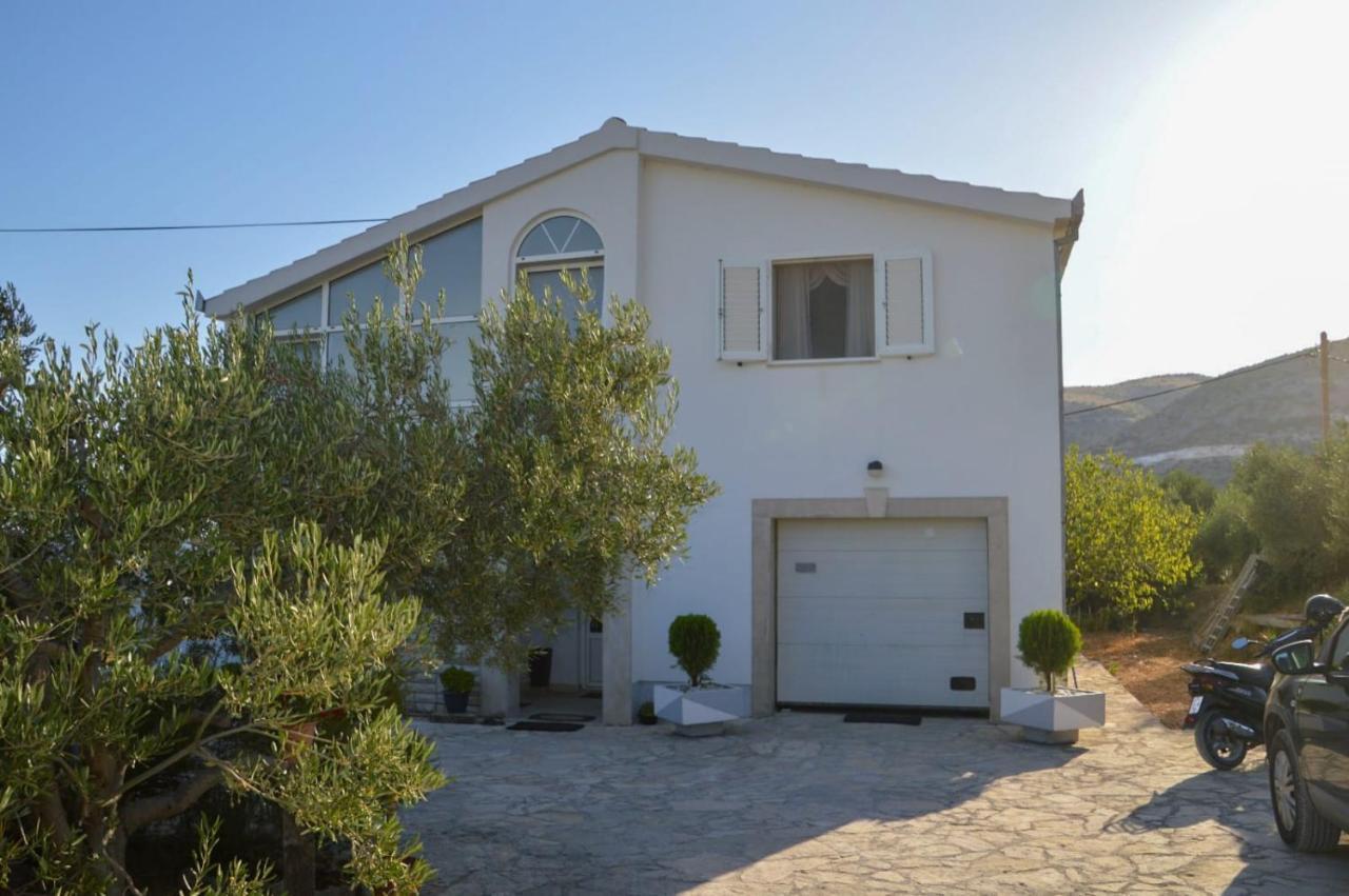 Apartment Blanka With A Beautiful View Of Trogir Kültér fotó
