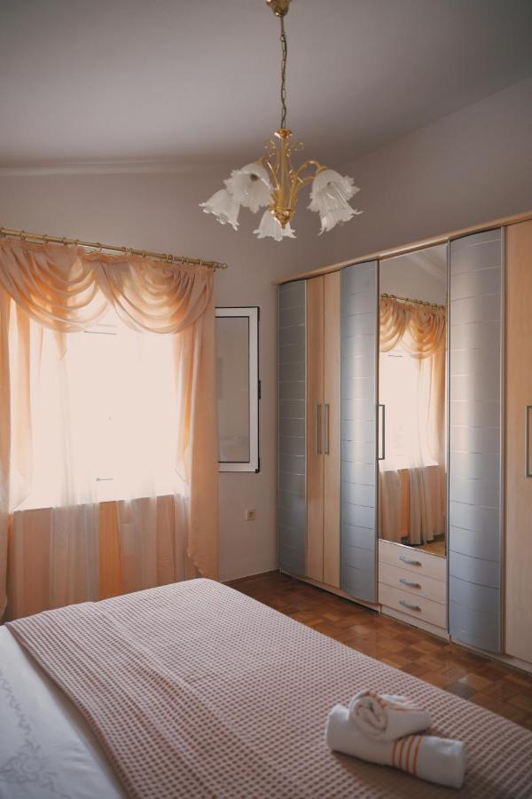 Apartment Blanka With A Beautiful View Of Trogir Kültér fotó