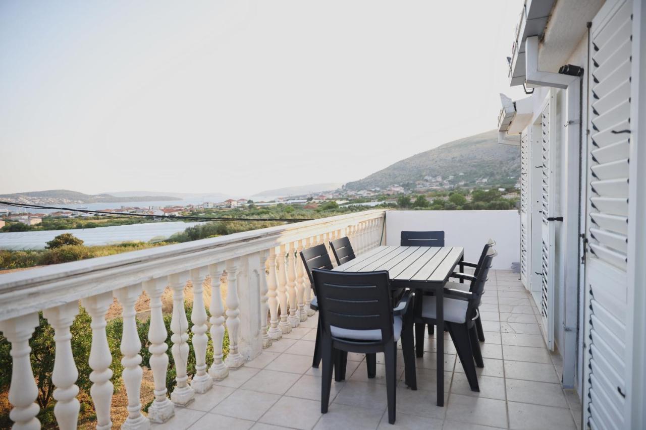 Apartment Blanka With A Beautiful View Of Trogir Kültér fotó