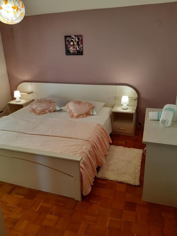 Apartment Blanka With A Beautiful View Of Trogir Kültér fotó