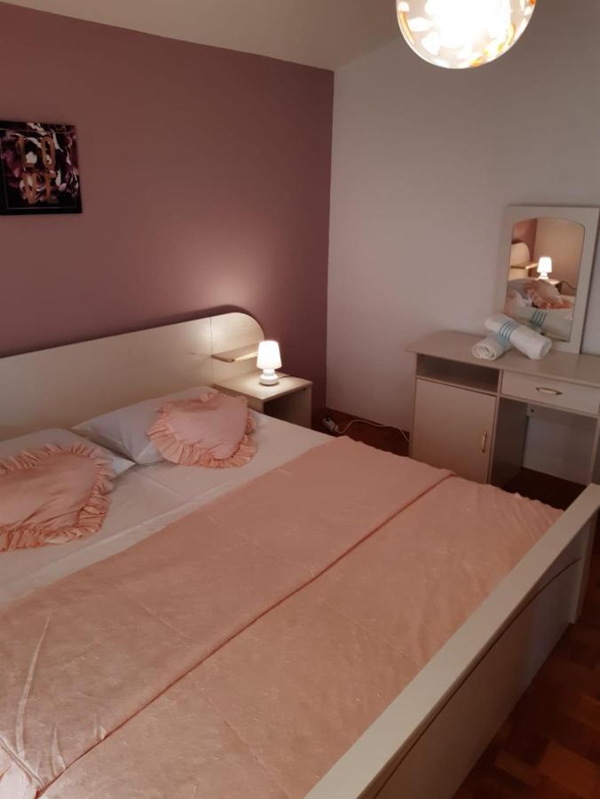 Apartment Blanka With A Beautiful View Of Trogir Kültér fotó